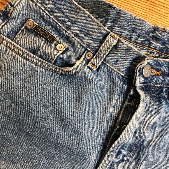 Vintage Calvin Klein High Rise Button Fly Cut-Off Raw Hem Denim Shorts Size 7 - Picture 3 of 7